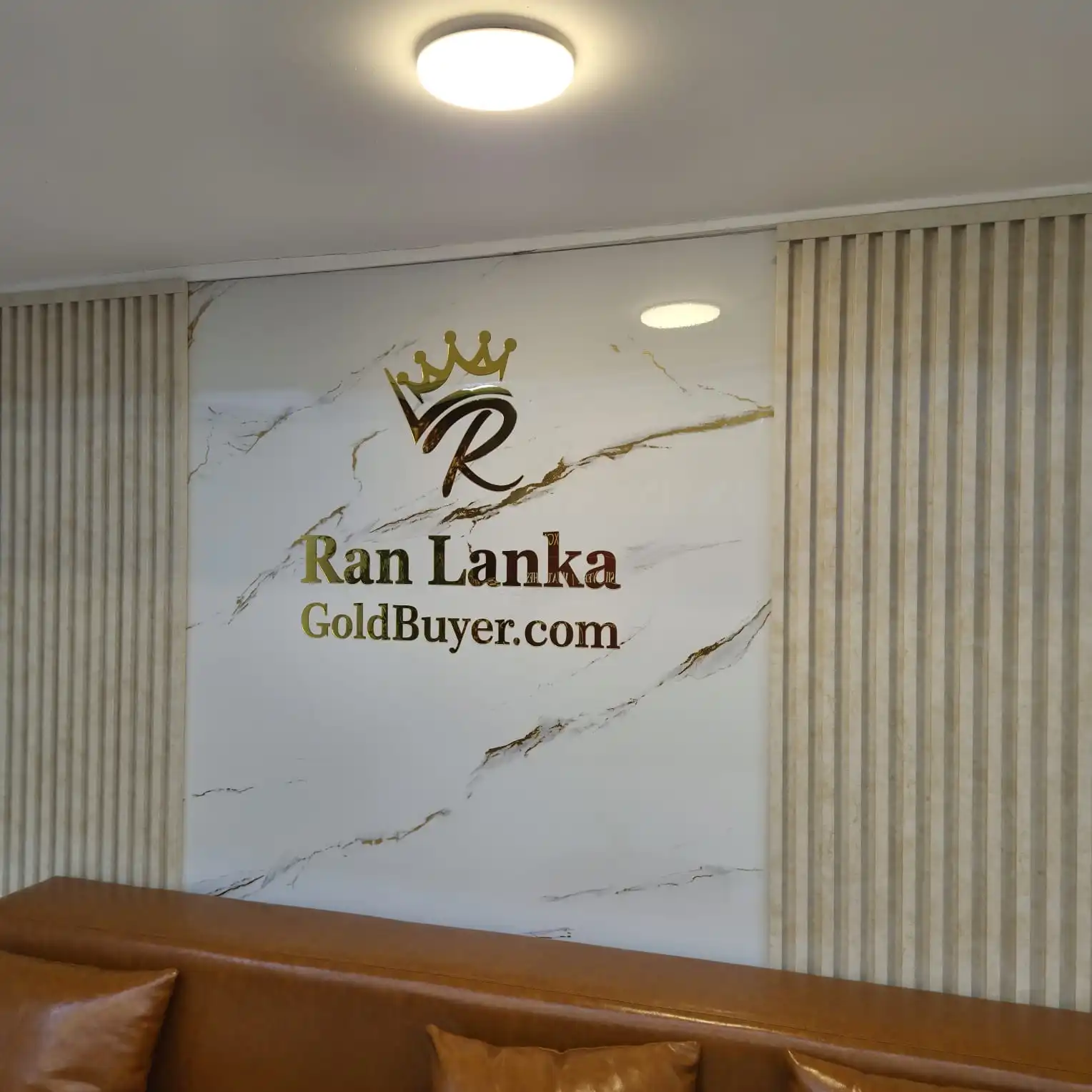 Ran Lanka Gold Buyer front counter Mount Lavinia