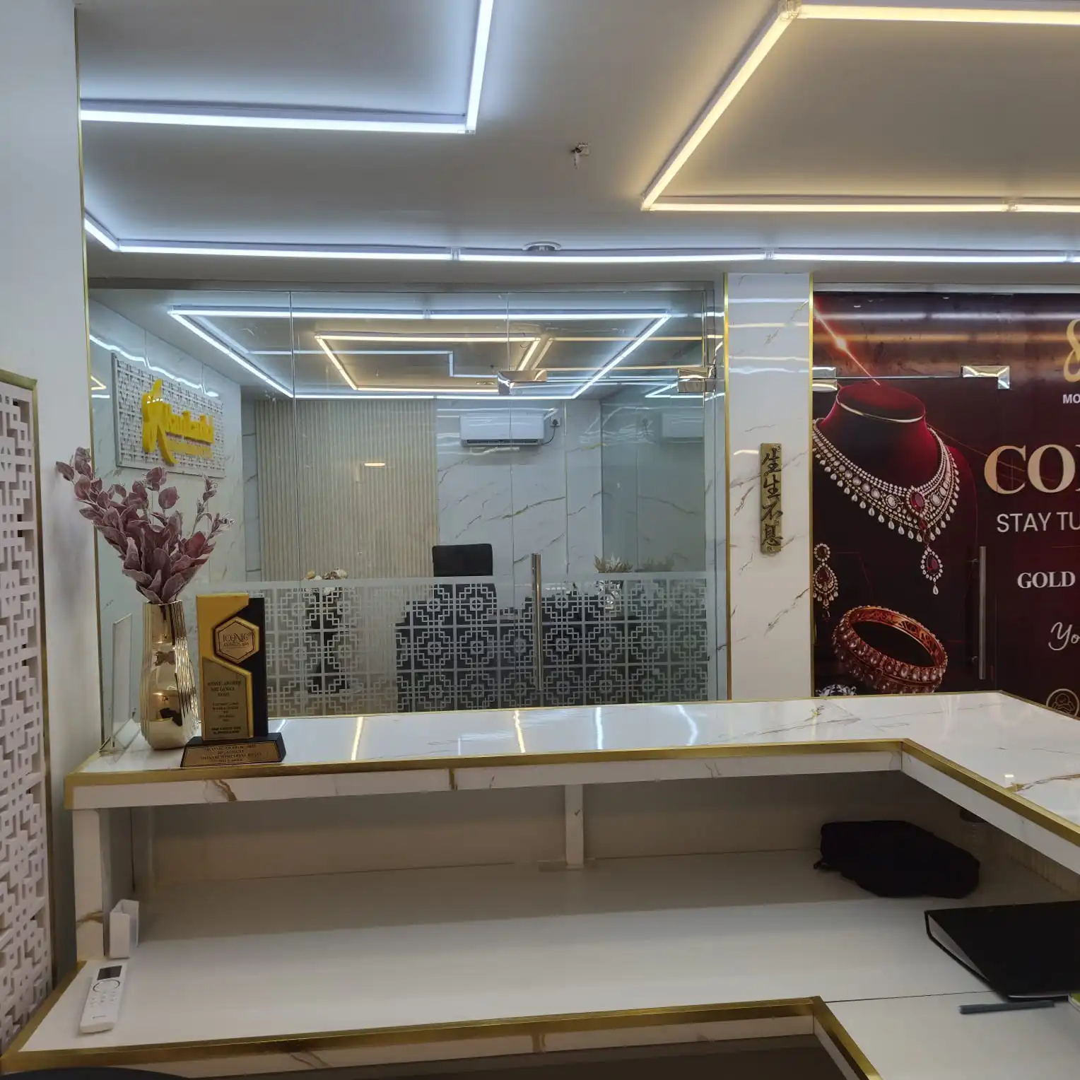 Ran Lanka GoldBuyer.com branded wall signage